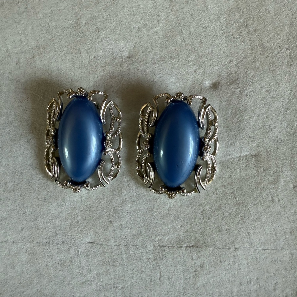 Sarah Coventry Clip On Earrings  Blue Cabochon Ornate Silver Tone